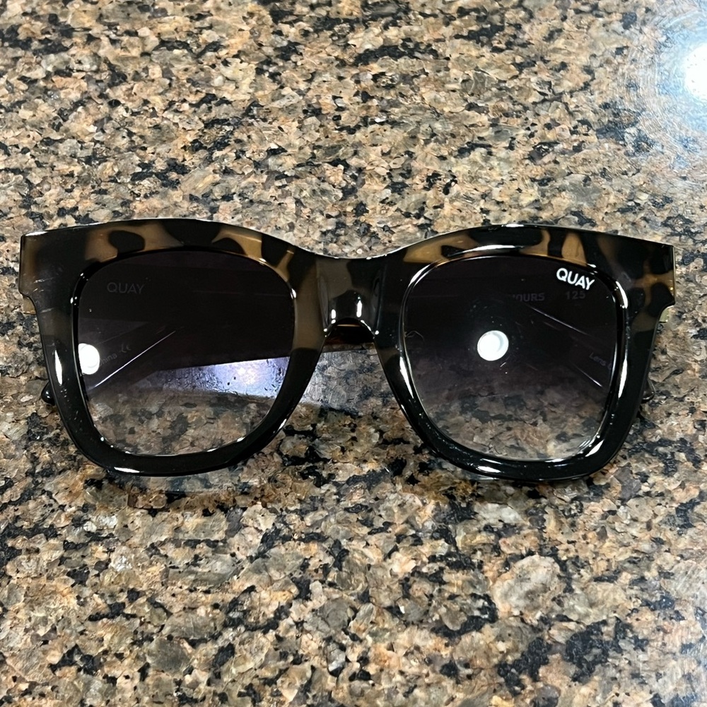Quay After Hours- tortoise black frame